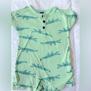 🎉BOGO🎉Old navy alligator romper,excellent condition